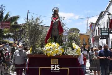 La procesión de La Burrita toma San Juan después de dos años de suspensión por la pandemia/Francisco Javier Santana y Antonio Alí.